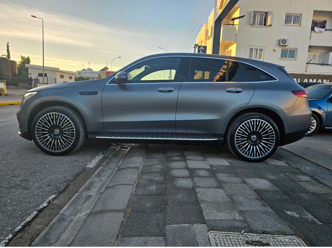 MERCEDES EQC 400 AMG LINE PREMIUM PLUS ELEKTRİK