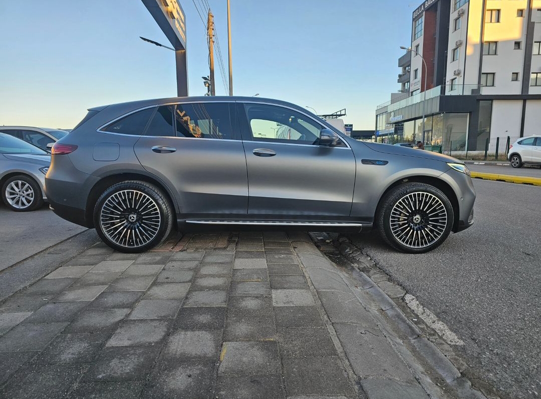 MERCEDES EQC 400 AMG LINE PREMIUM PLUS ELEKTRİK